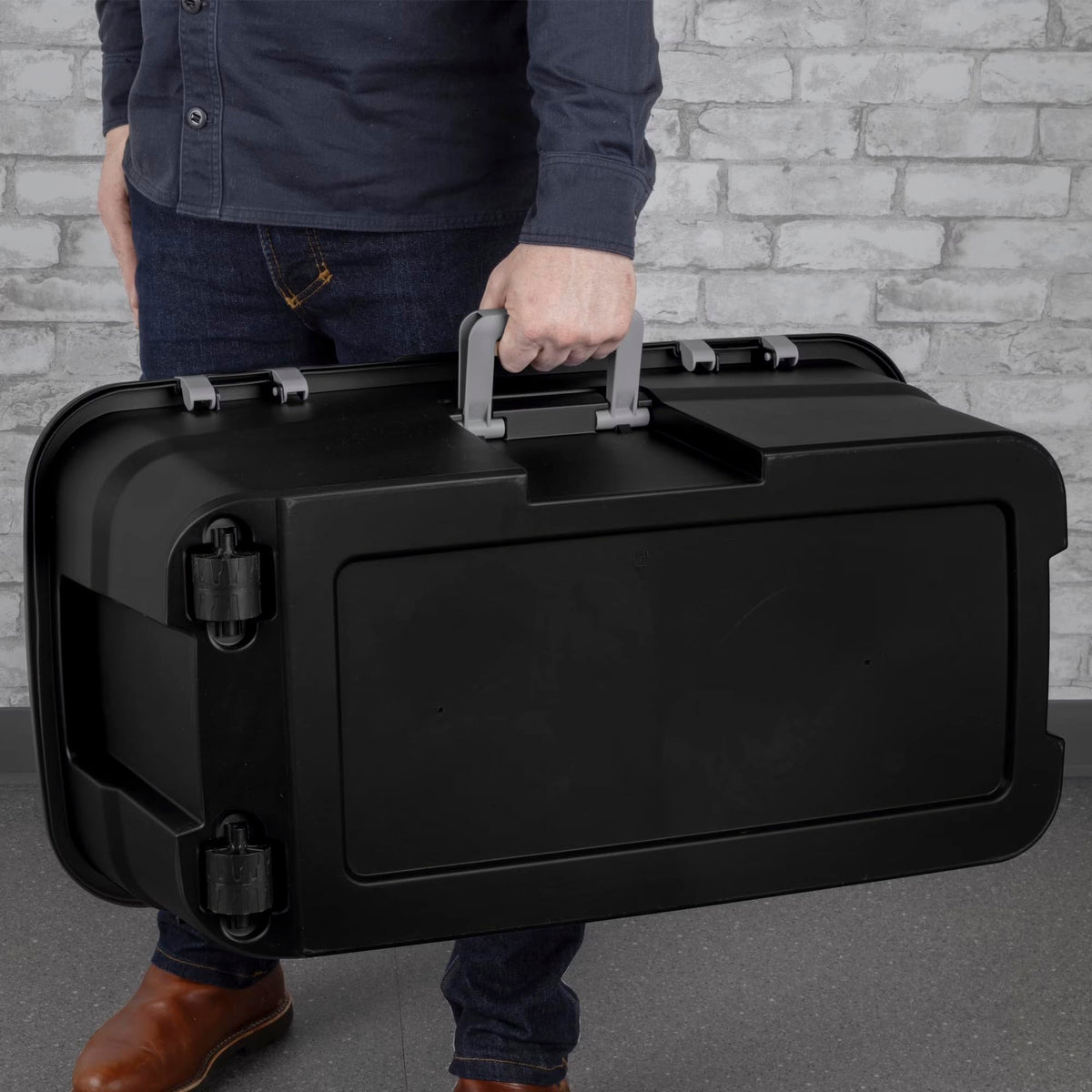 Black 22 Gal Wheeled Polypropylene Storage Trunk Y204432